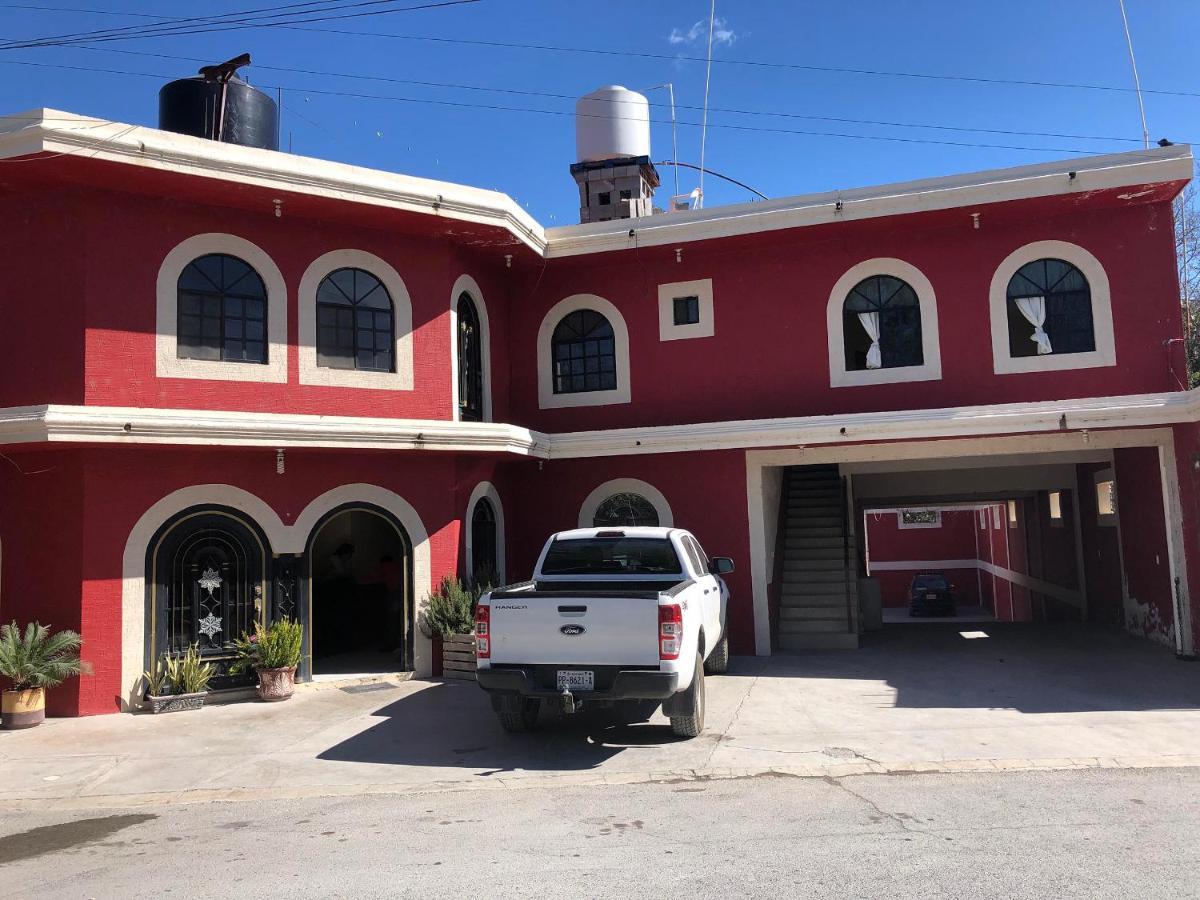 Oyo Hotel Cuatro Reales Галеана Экстерьер фото