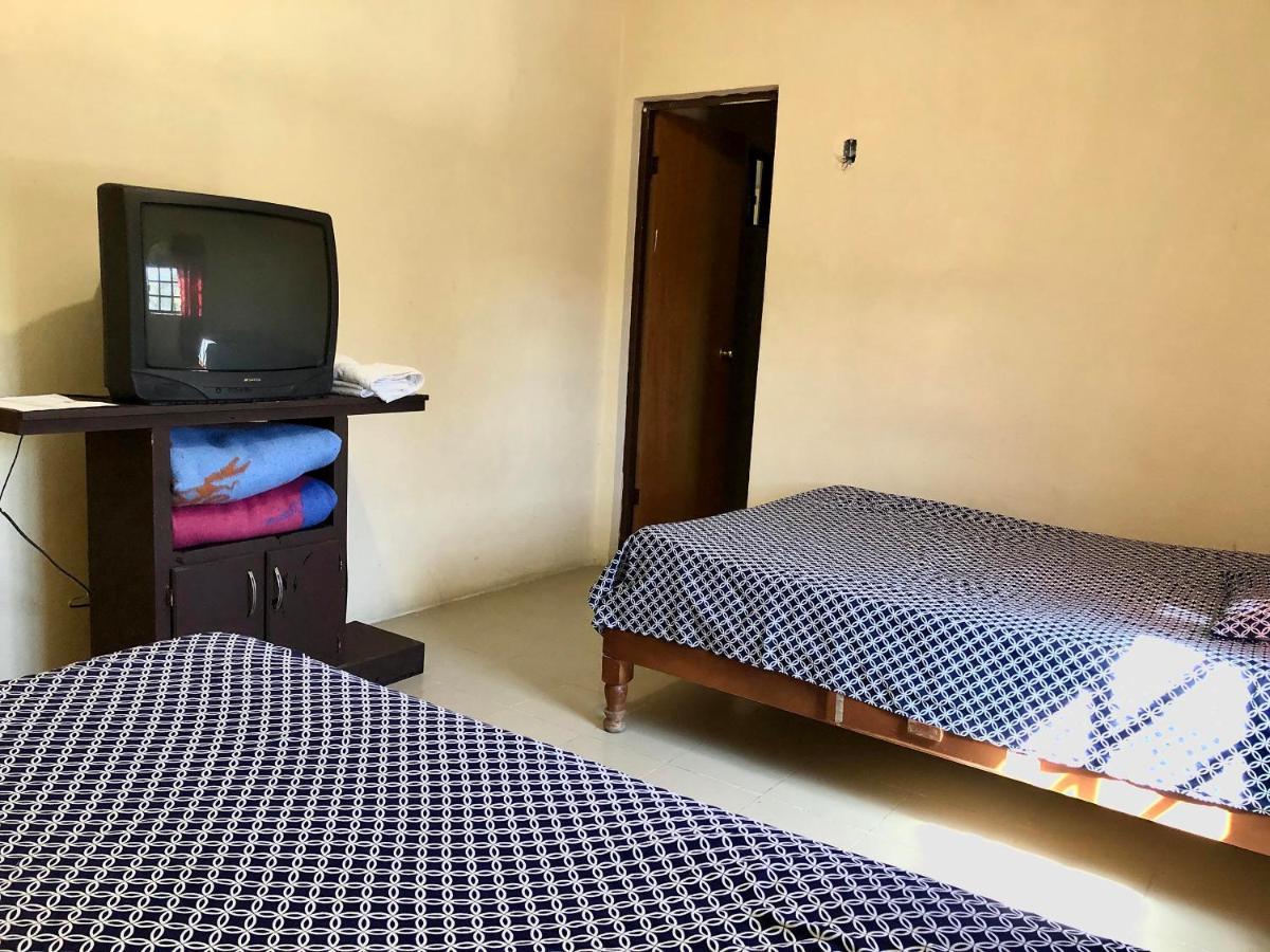 Oyo Hotel Cuatro Reales Галеана Экстерьер фото