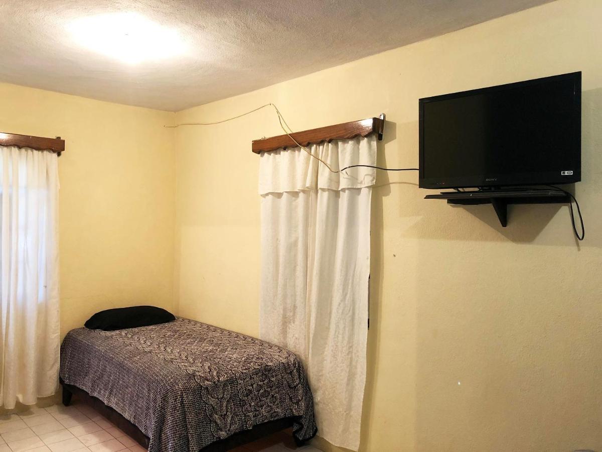 Oyo Hotel Cuatro Reales Галеана Экстерьер фото