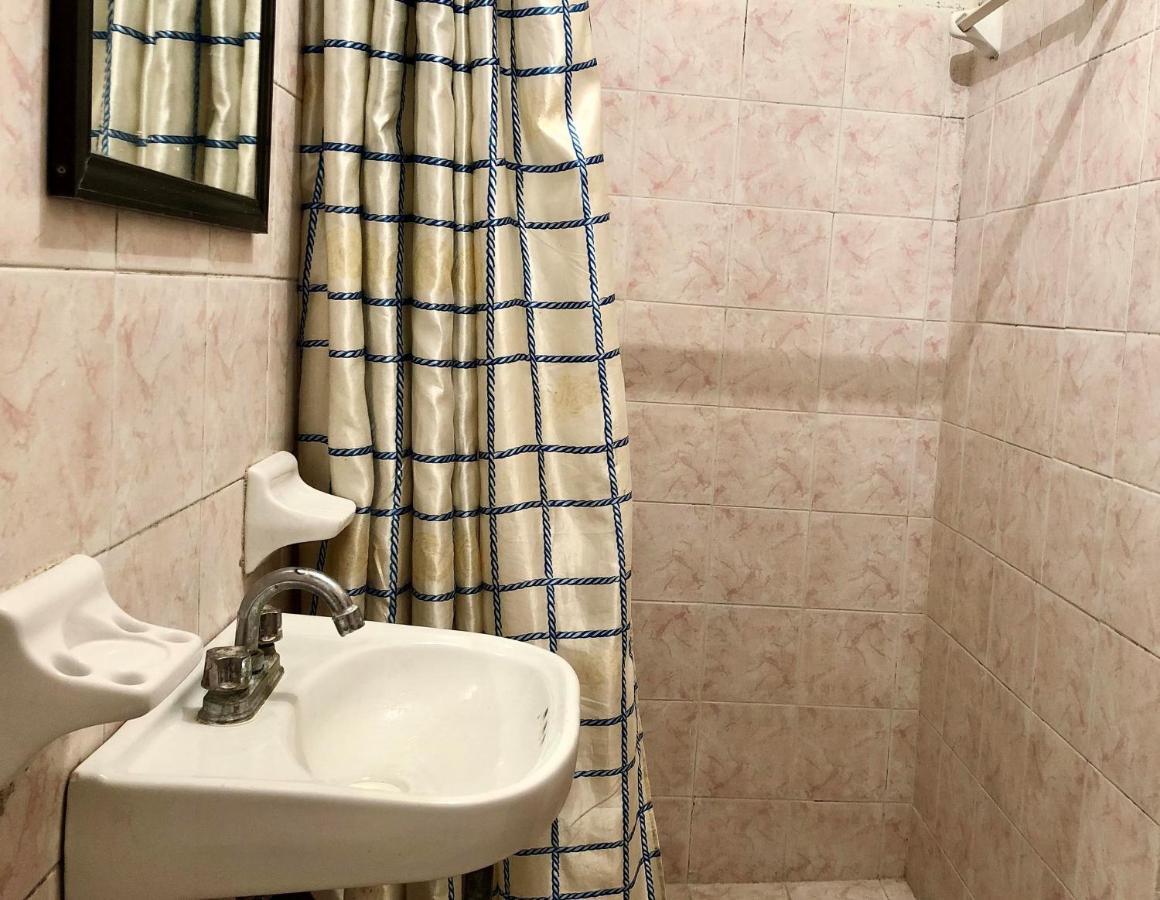 Oyo Hotel Cuatro Reales Галеана Экстерьер фото