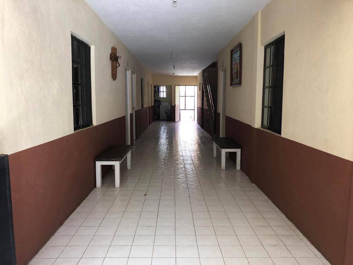 Oyo Hotel Cuatro Reales Галеана Экстерьер фото